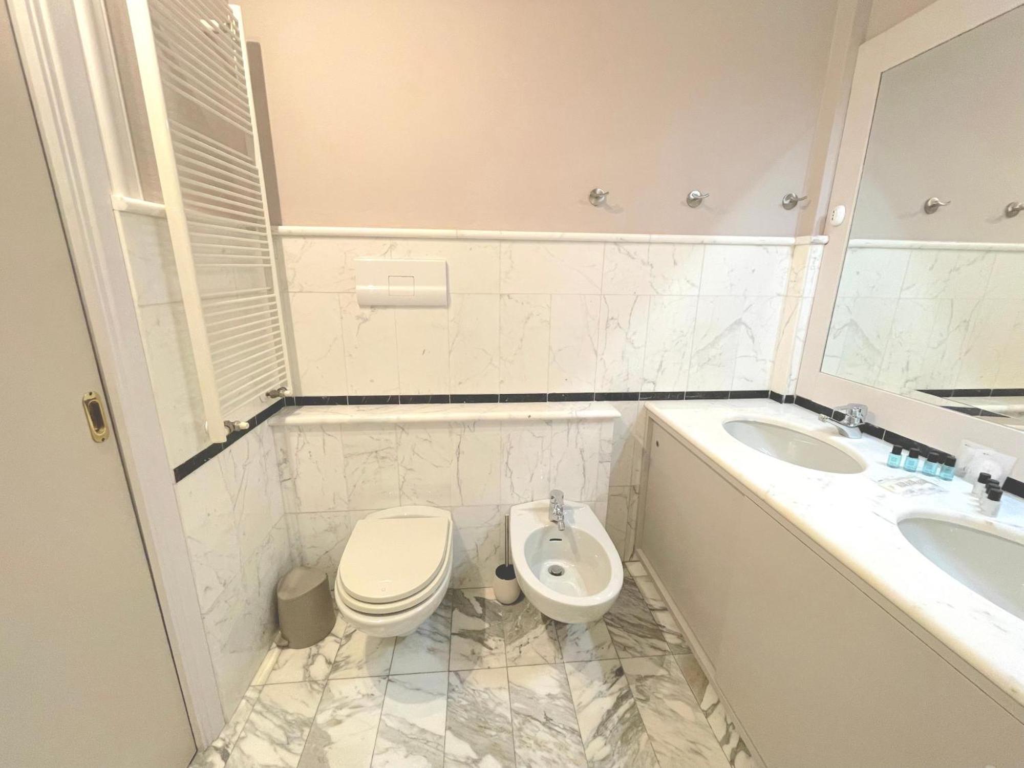 Best View Boutique Apartments แบร์กาโม ภายนอก รูปภาพ