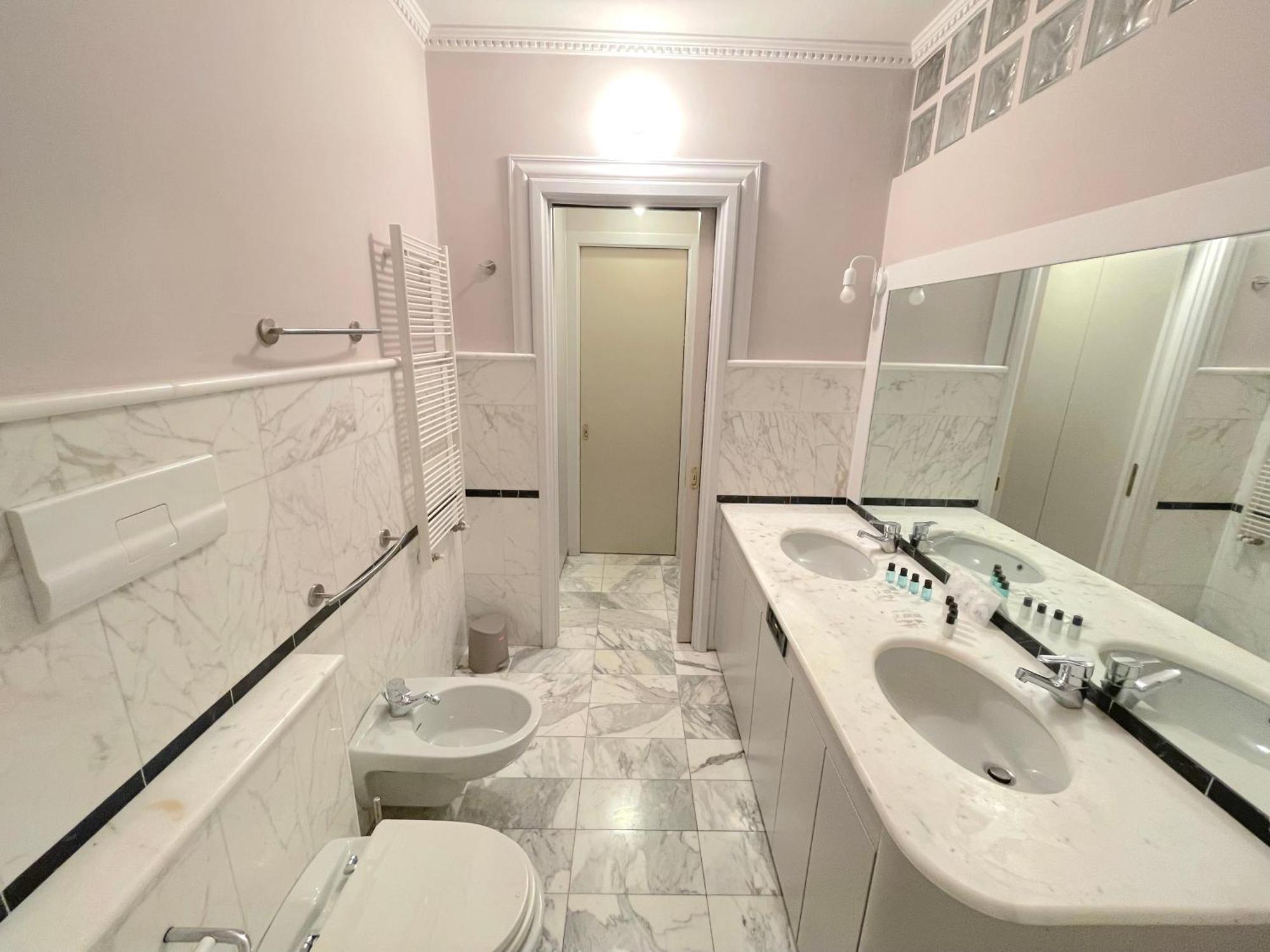 Best View Boutique Apartments แบร์กาโม ภายนอก รูปภาพ